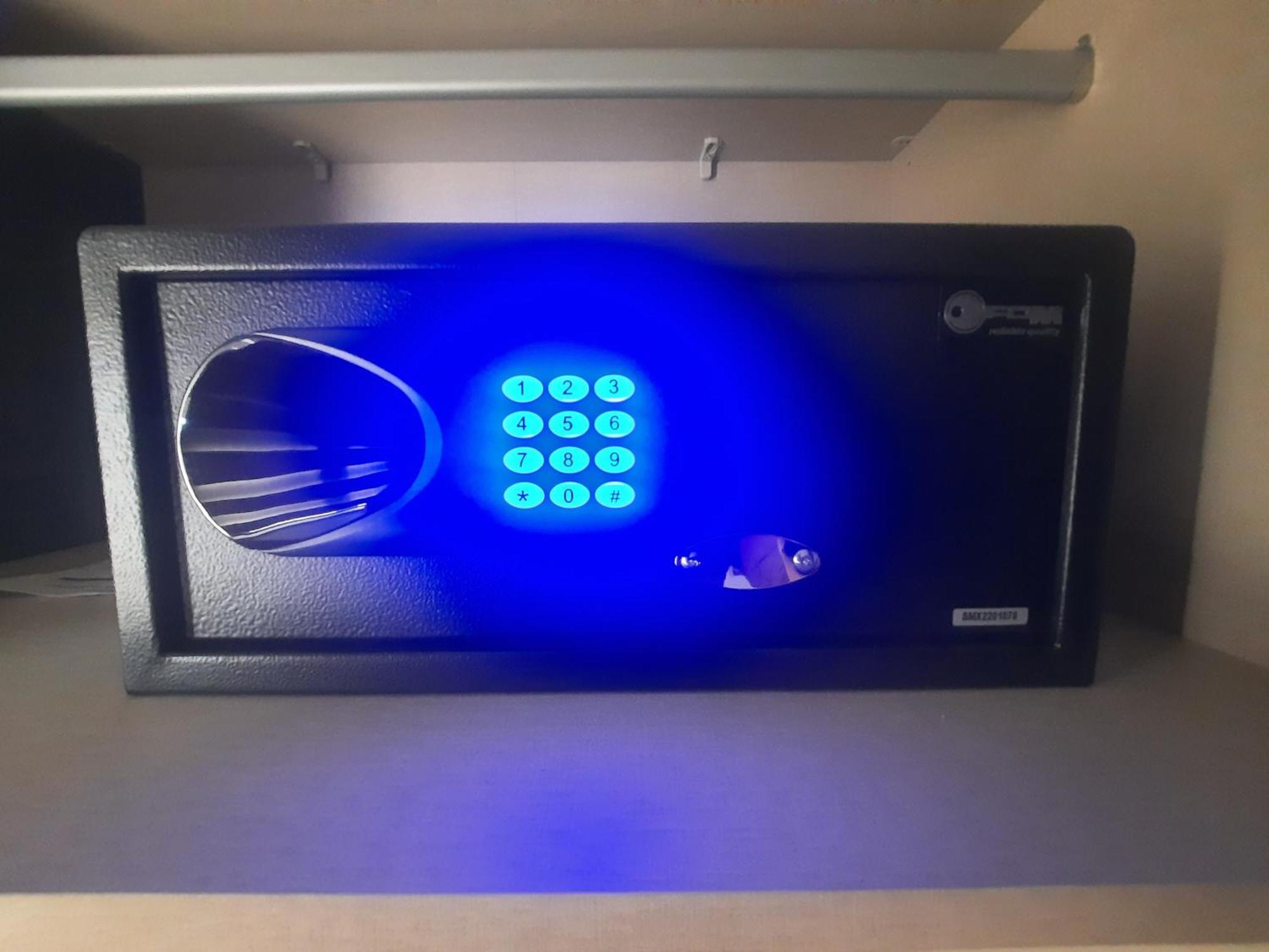Apartman Lux-Besplatno Koriscenje Zasebne Garaze Sremska Mitrovica Buitenkant foto